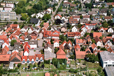 Vue aérienne de Rheinstrasse depuis le sud à Kandel dans le département Rhénanie-Palatinat, Allemagne